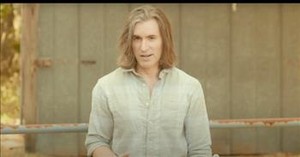 Bass Singer Performs Haunting Rendition Of ‘Man Of Constant Sorrow’