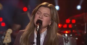 Kelly Clarkson Stuns with Cover of Billy Joel Classic