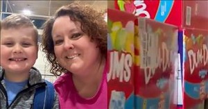 Oops! Youngster Orders Massive Batch of Lollipops on Amazon