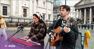 Busker's Stunning Duet of Adele Hit 'Easy On Me'