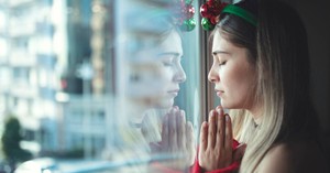 9 Practical Ways to Stay Spiritually Strong in the Holiday Hustle