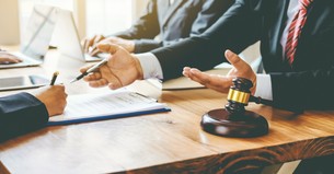 11 Individuals Indicted in Scam to Gain Citizenship