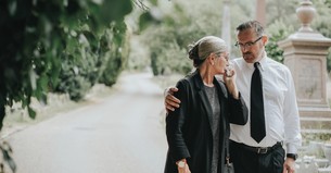 8 Suggestions for Grieving Together as a Family