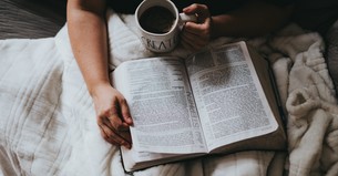 A Prayer to Quiet Your Mind and Remember God’s Promises - Your Daily Prayer - April 26