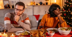 6 Ways to Handle Difficult Conversations with Family on Thanksgiving