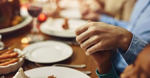 10 Examples of Jesus Ministering to People over Meals
