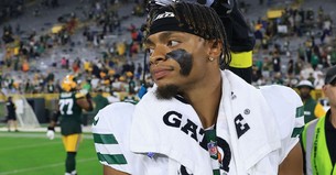 Jets’ Justin Fields Says Bible Has Become His Daily Guide Saying ‘I’m Low-Key Addicted’