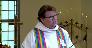 Methodist Pastor Announces Male-to-Female Transition During Sunday Service