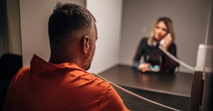 9 Scripture-Based Prayers for an Incarcerated Spouse