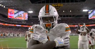 College Football Star Signs ‘Jesus Loves You’ after TD, Sparking Google Searches