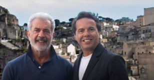 Mel Gibson Teams Up With Pastor Samuel Rodriguez for ‘The Resurrection of the Christ’