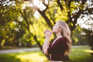 5 Thanksgiving Prayers to Help Express Your Gratitude