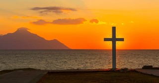 1 Cross, 1 Savior, 7 POWERFUL Sayings—THIS is How Much He Loves