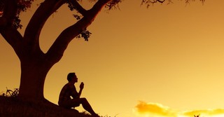 9 Ways to Pray for Believers from a Distance During COVID-19