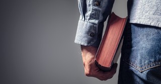 8 Prayers and Bible Verses You Should Pray For Your Pastor Regularly