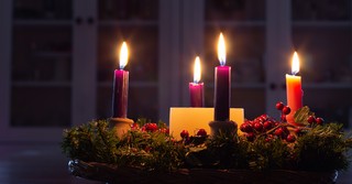 An Advent wreath with lit candles