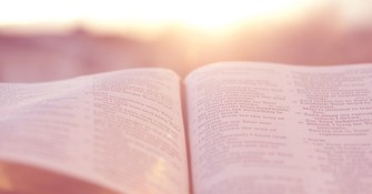 A Prayer to Keep My Eyes Fixed on Jesus - Your Daily Prayer - August 3
