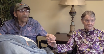 After 30 Years Apart, These Siblings Found Each Other Again in a Retirement Home