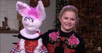 Kid Ventriloquist Darci Lynne Farmer Performs 'Jingle Bells'