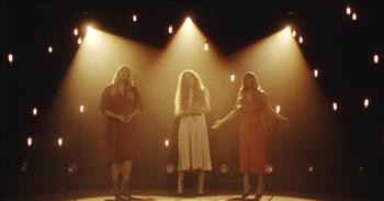 Trio Of Women Sing 'Hallelujah' Cover