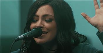 'Amen (Simple Gospel)' Kari Jobe Worship Performance