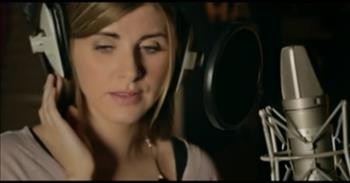 Celtic Singer Sings 'Mom' Cover From Garth Brooks