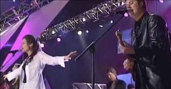 Vince Gill And Amy Grant Sing 'Nothing But The Blood' Duet