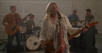 'Devil' Anne Wilson Performs Live In Nashville