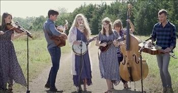 'Rocky Top' Bluegrass Performance From The Petersens Family Band