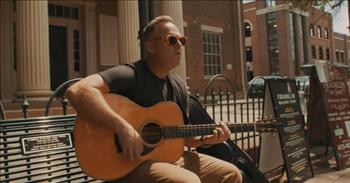 Matthew West Performs 'Day One' In Square