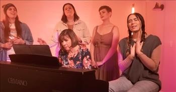 5 Sisters Sing With Mom on Piano – ‘A Thousand Miles’ by Cimorelli