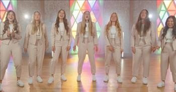 Choir Stuns With ‘O Come (Let Us Adore)’ Performance