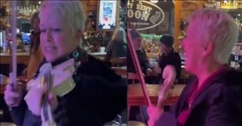 Woman's Incredible Fiddle Performance Wows Audience And Band