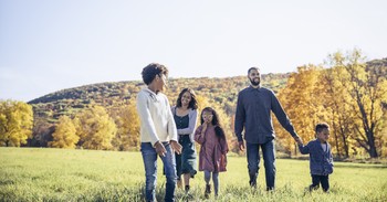 5 Inexpensive Fall Family Activities
