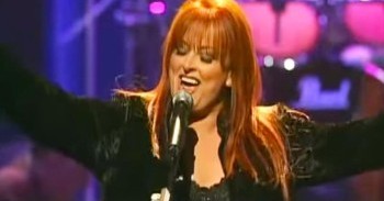 Wynonna Judd Becomes Emotional As She Sings 'I Can Only Imagine'