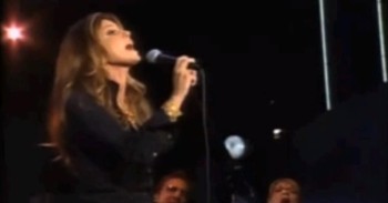 I Surrender All' Stunning Performance by Faith Hill