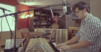 Unique Version of Hallelujah Will Send Chills Down Your Spine - Praise God