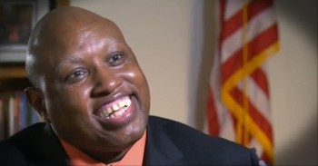 Inspiring Janitor Becomes School's Principal After 30 Years of Hard Work