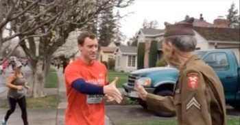 This Spontaneous Tribute to a WWII Veteran Will Warm Your Heart!