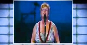 EPICALLY Hilarious ‘Mom Song’