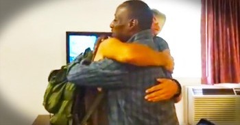 Former Homeless Man Is Paying It Forward In The Most AMAZING Way