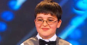 At 1:36, He Got A Standing Ovation. And He Hadn’t Even Started Playing!