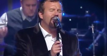 Casting Crowns Perform Beautiful Version Of ‘I Heard The Bells.’