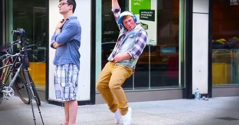 At First, This Guy Looked Crazy – Then He Shared His Headphones And Spread The LOVE!