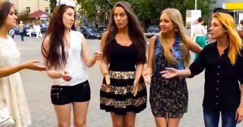 Passersby Were In For A Treat When These Russian Folk Singers Came Along!
