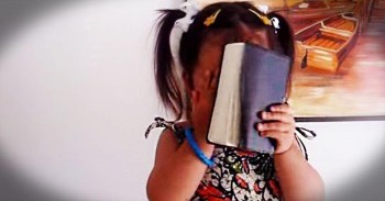 It’s Hard Not To Love ‘Amazing Grace’ – Especially When This Adorable 2-Year-Old Sings It!