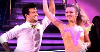 Fellow Christian Sadie Robertson Cha-Cha’s Into The Judges Hearts And It’s QUACK-Tastic!