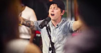 Elevation Worship WOWs With Acoustic Song 'Unstoppable God'