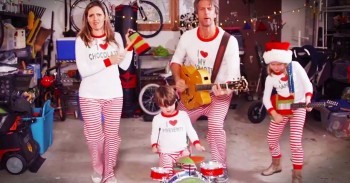 Hilarious Family Sends Out Video Christmas Card In Their Pajamas