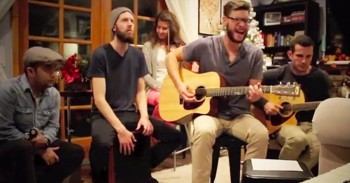 Acoustic Version Of ‘The First Noel’ Will Fill You With Christmas Joy